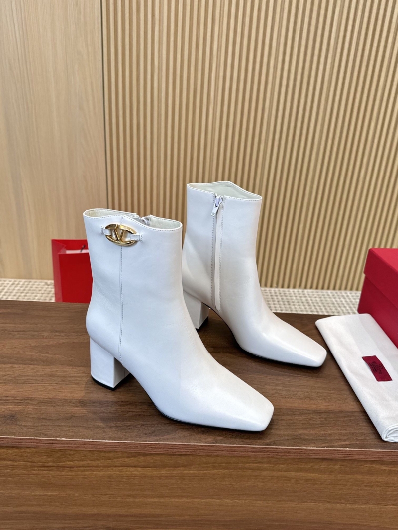 Va1e*ntin0 boots